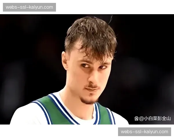 康·克尼佩尔赛季三分命中数达198个，逼近新秀单赛季历史纪录